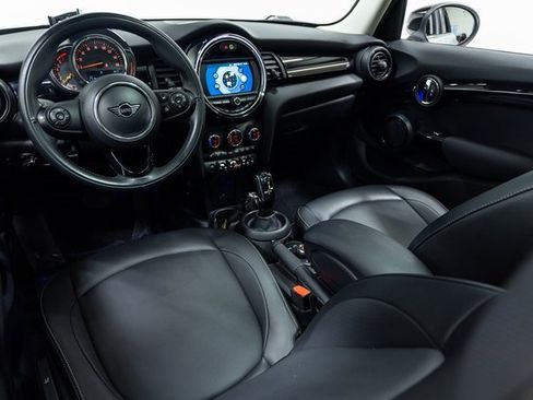 Used 2021 MINI Cooper 4-Door Hardtop image 21