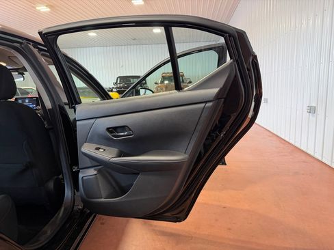 Used 2025 Nissan Sentra SV w/ Trunk Package image 24