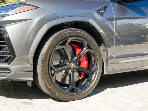 Used 2019 Lamborghini Urus AWD/4WD image 43
