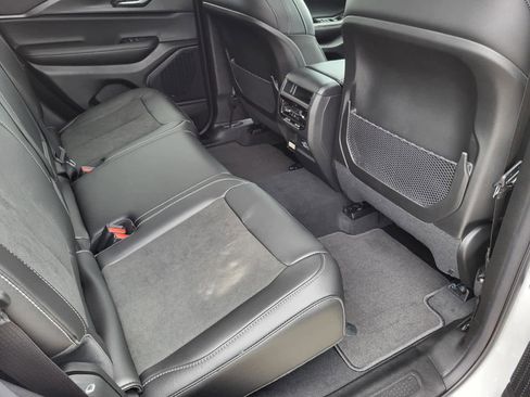 New 2025 Jeep Grand Cherokee Altitude image 11