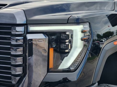 Used 2024 GMC Sierra 2500 Denali Ultimate image 6