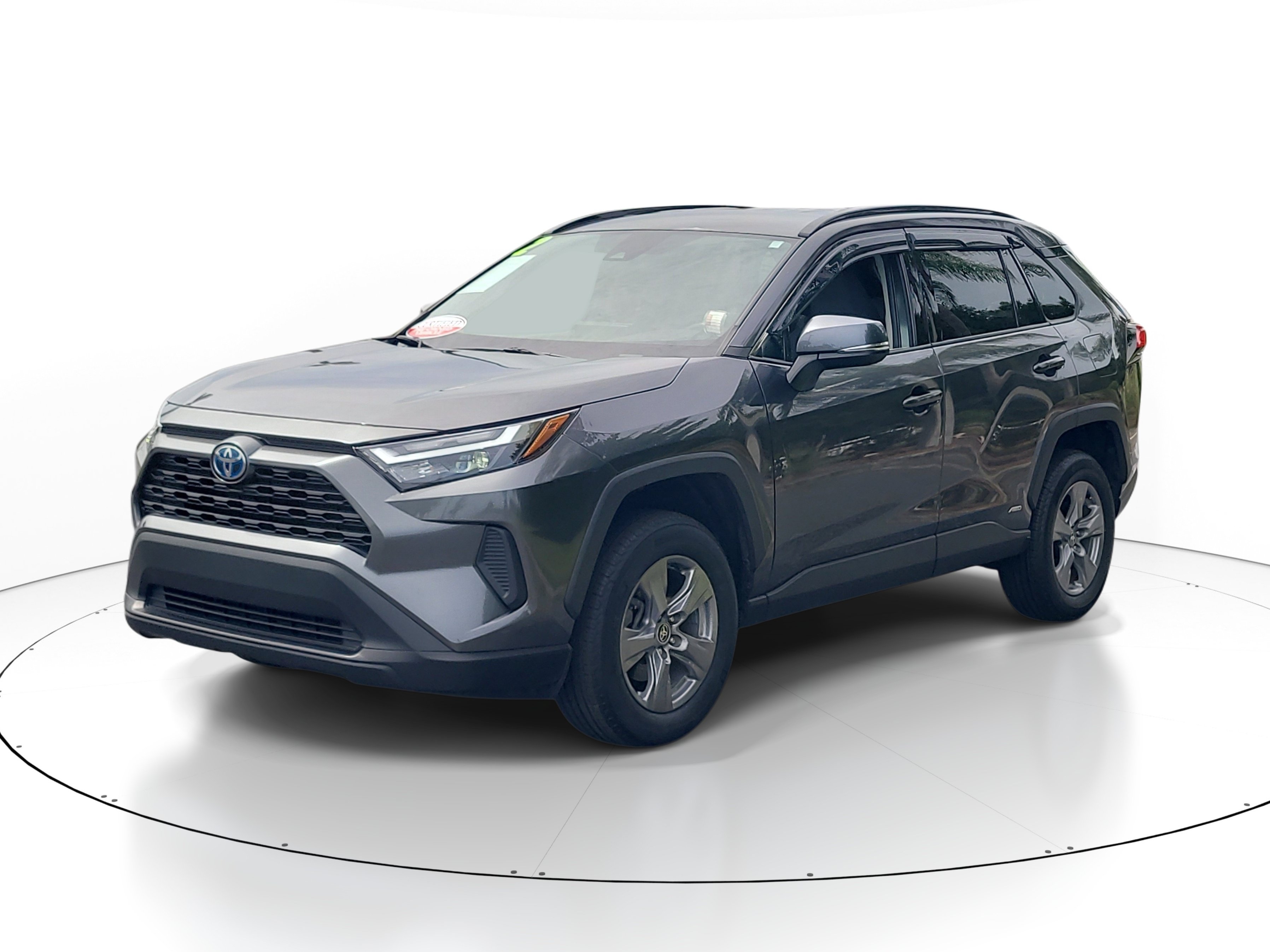 Used 2022 Toyota RAV4 XLE AWD/4WD image 3