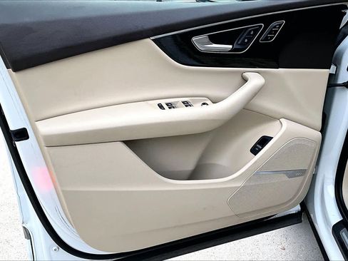 Used 2017 Audi Q7 3.0T Premium Plus image 22