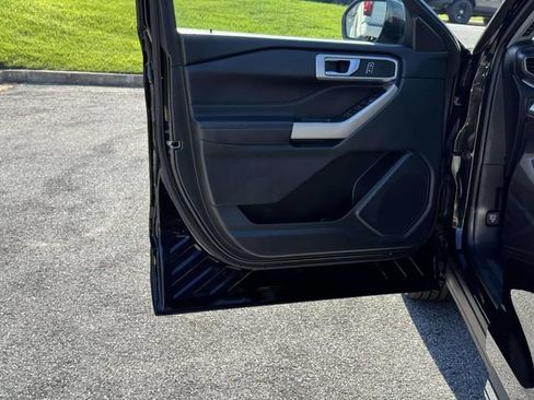 Certified 2023 Ford Explorer XLT w/ Equipment Group 202A AWD/4WD image 14