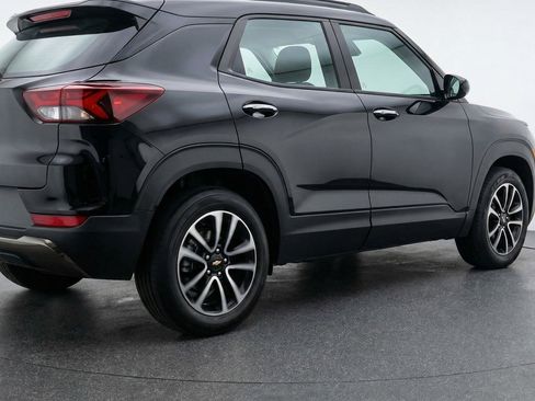 Used 2025 Chevrolet TrailBlazer LT image 9