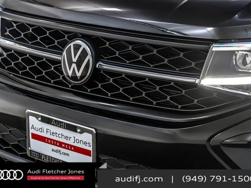 Used 2024 Volkswagen Taos SE image 13