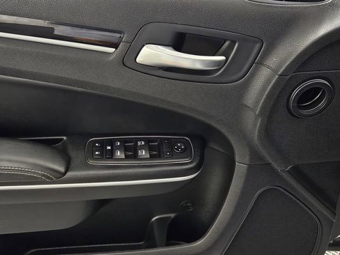 Used 2023 Chrysler 300 S image 28