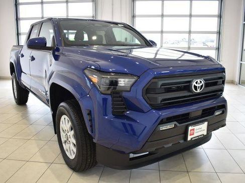 Certified 2024 Toyota Tacoma SR5 AWD/4WD image 1