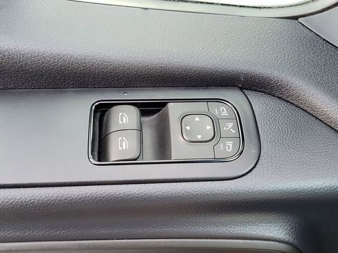 Used 2025 Mercedes-Benz Sprinter 2500 image 21