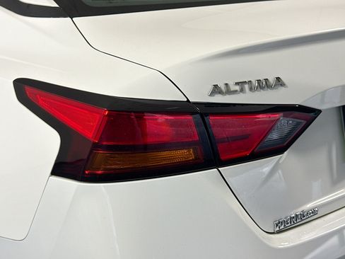 Used 2019 Nissan Altima 2.5 S FWD image 36