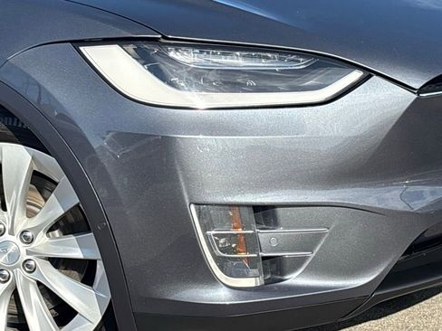 Used 2018 Tesla Model X P100D image 10