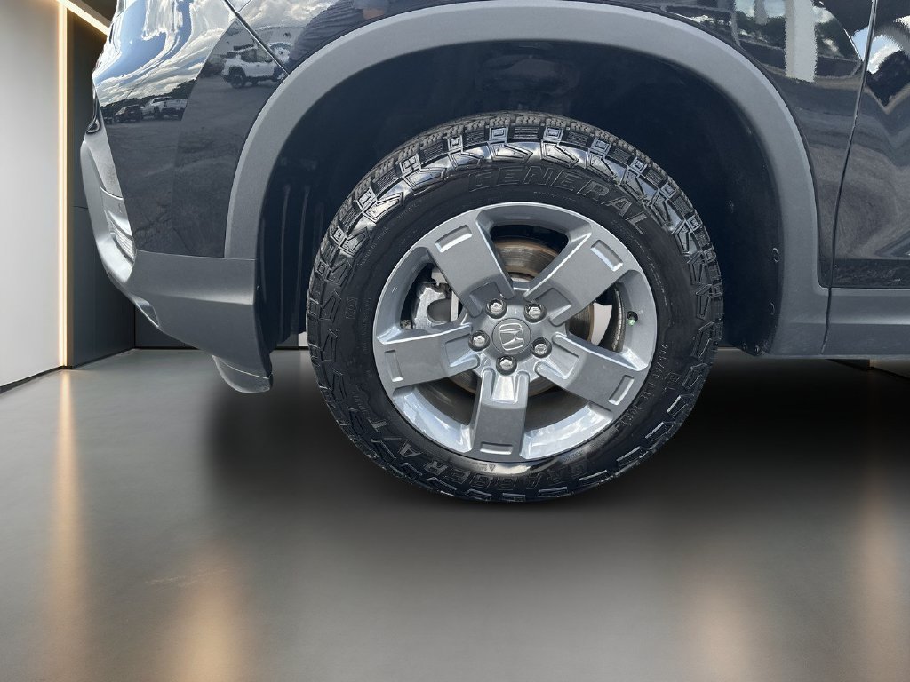 Used 2025 Honda Ridgeline TrailSport image 10