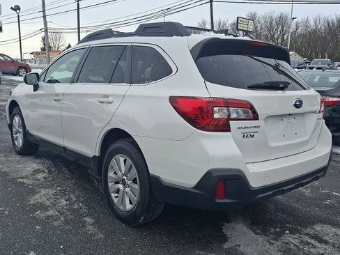 Used 2019 Subaru Outback 2.5i Premium image 6