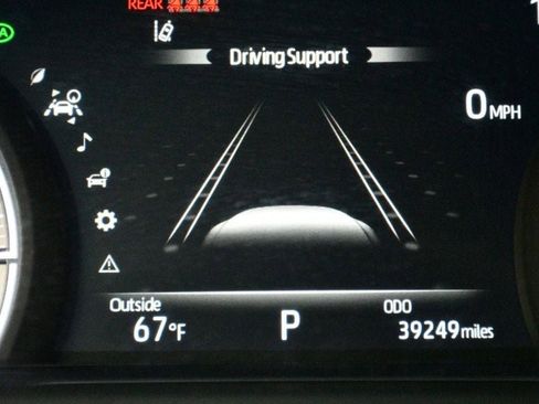 Used 2022 Toyota Venza XLE image 45