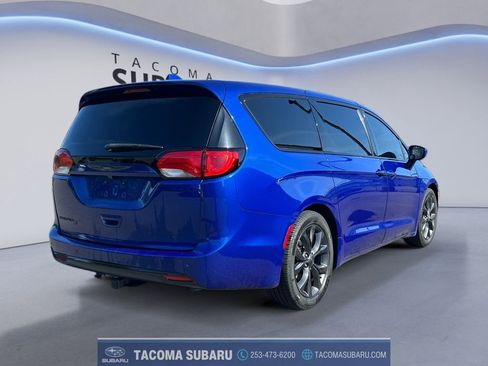 Used 2020 Chrysler Pacifica Touring w/ S Appearance Package FWD image 5
