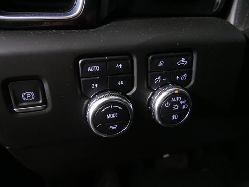 Used 2024 GMC Sierra 1500 Denali w/ Denali Reserve Package AWD/4WD image 19