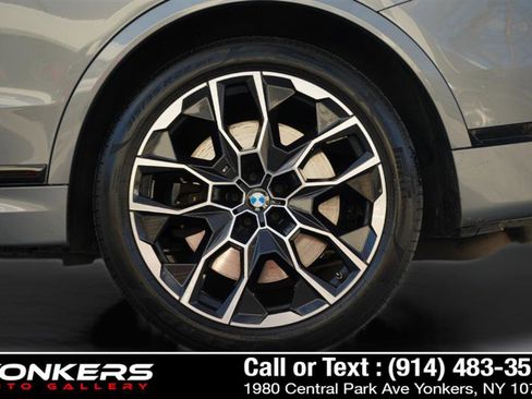 Used 2024 BMW X7 M60i w/ Executive Package image 66