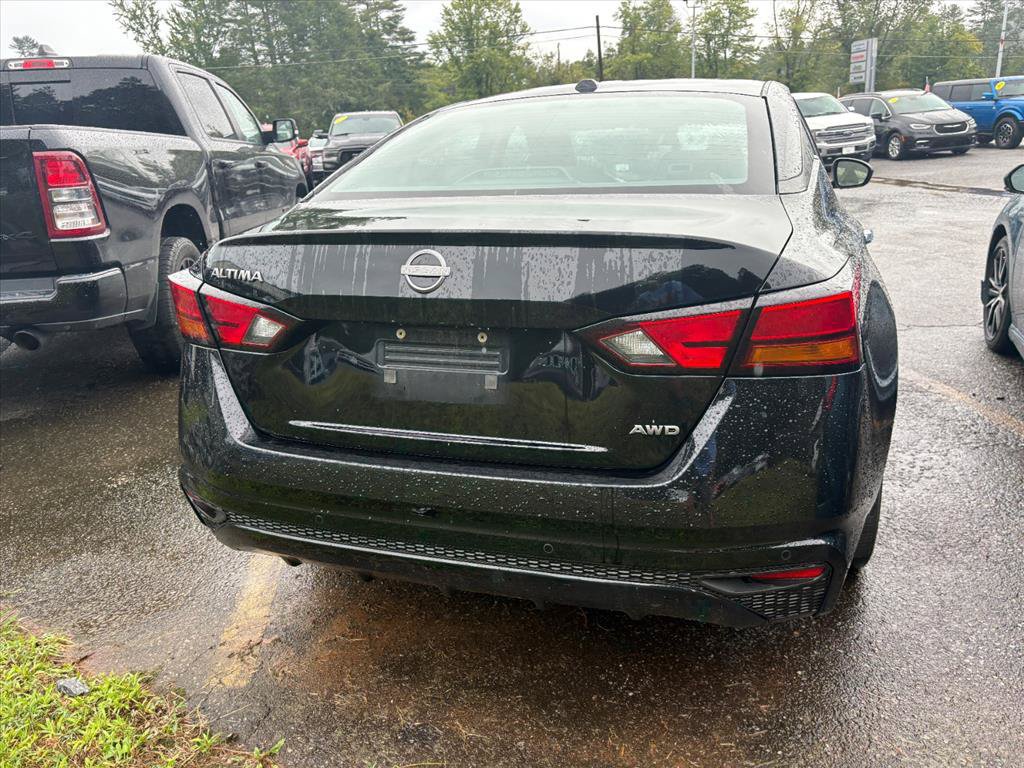 Used 2025 Nissan Altima 2.5 SV AWD/4WD image 7