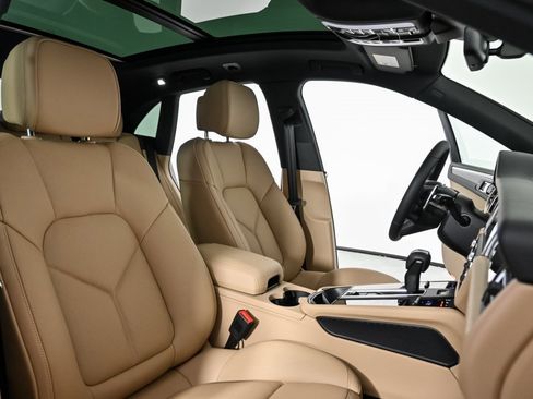 New 2026 Porsche Macan image 24