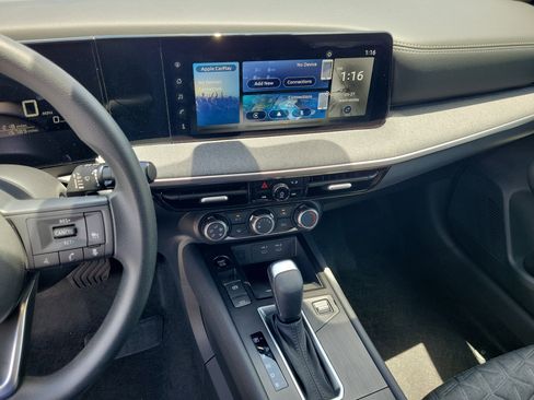 Certified 2025 Nissan Kicks SV FWD image 20