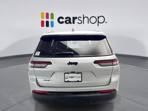 Used 2023 Jeep Grand Cherokee L Laredo image 4