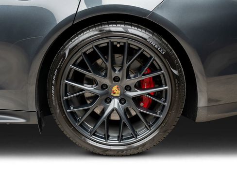 Used 2019 Porsche Panamera GTS w/ Assistance Package image 28