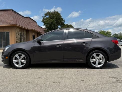 Used 2015 Chevrolet Cruze LT FWD image 2