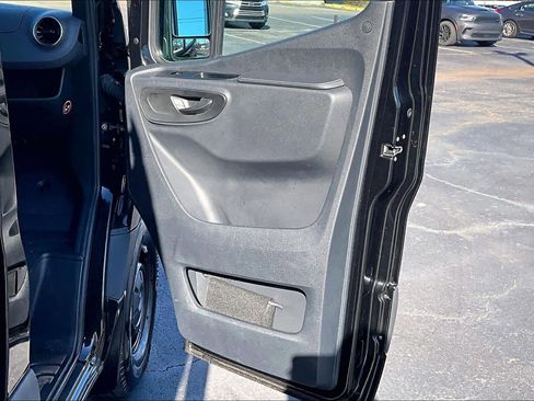 Used 2025 Mercedes-Benz Sprinter 2500 image 23