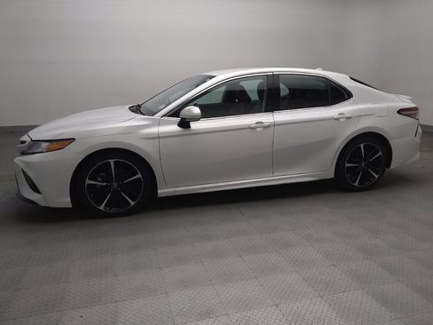 Used 2019 Toyota Camry XSE FWD image 2