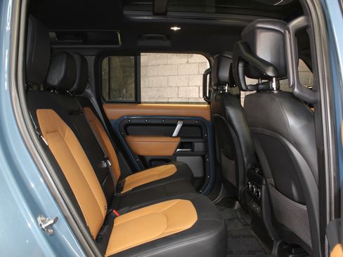 Used 2023 Land Rover Defender 110 X-Dynamic SE image 40