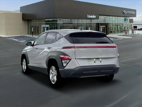 New 2026 Hyundai Kona SE image 5