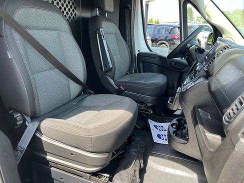 Used 2025 RAM ProMaster 2500 w/ U-Haul Equipment Group FWD image 36