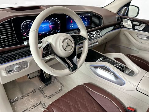 Used 2026 Mercedes-Benz Maybach GLS 600 4MATIC image 10