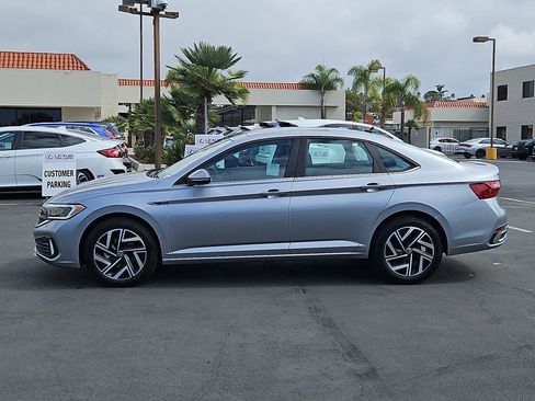 Used 2022 Volkswagen Jetta SEL image 9