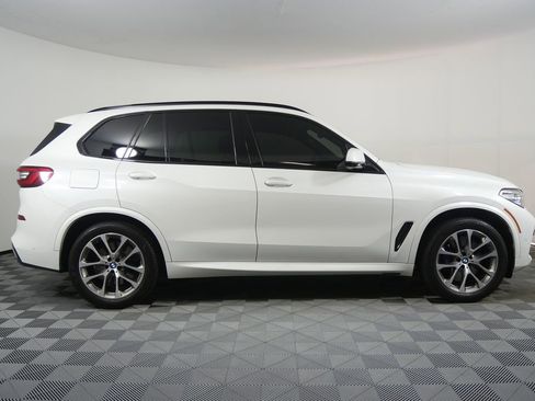 Used 2019 BMW X5 xDrive40i w/ M Sport Package image 2
