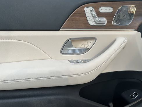 New 2026 Mercedes-Benz GLE 580 4MATIC image 11
