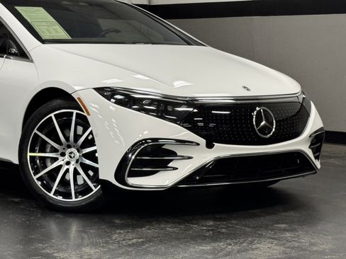 Certified 2023 Mercedes-Benz EQS 580 4MATIC Sedan image 3