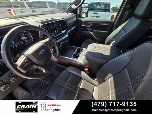 Used 2024 Chevrolet Silverado 2500 High Country w/ High Country Premium Package AWD/4WD image 8