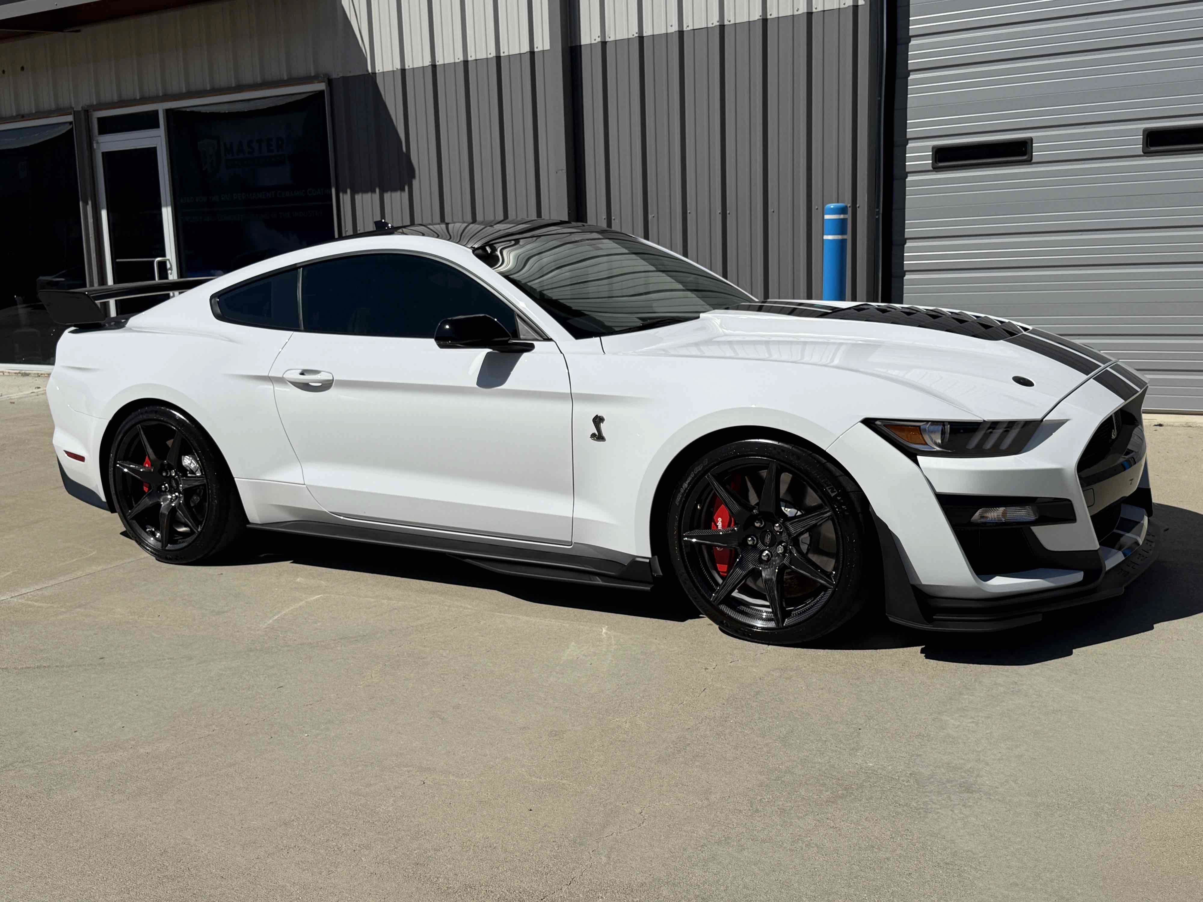 Used 2021 Ford Mustang Shelby GT500 w/ Carbon Fiber Track Pack RWD image 57