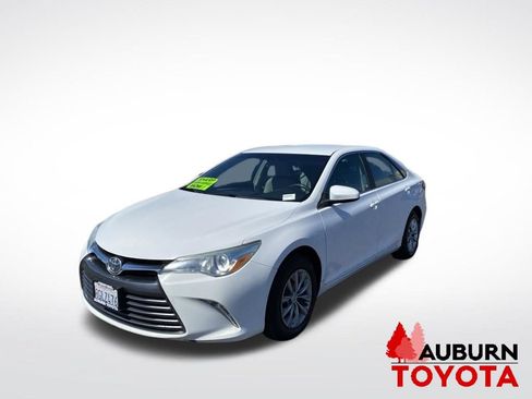 Used 2015 Toyota Camry LE FWD image 3