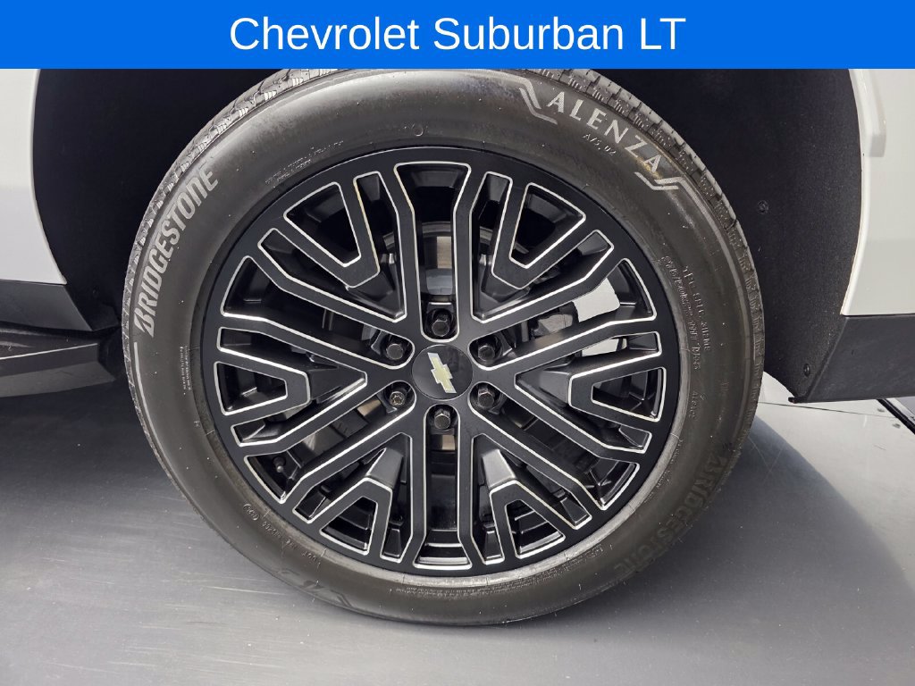 Used 2025 Chevrolet Suburban LT w/ Comfort Package RWD image 18