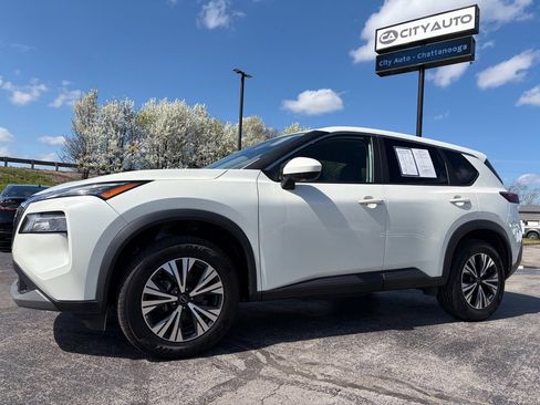 Used 2023 Nissan Rogue SV image 5