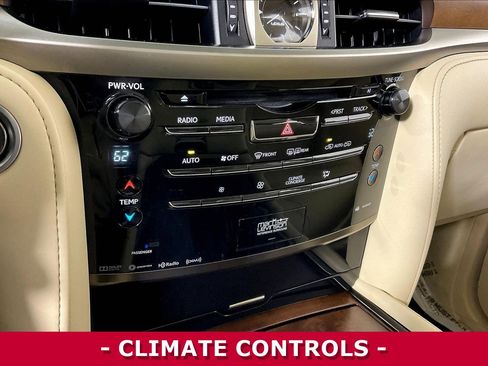 Used 2021 Lexus LX 570 4WD w/ Luxury Package image 16