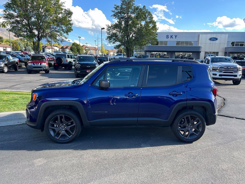 Used 2021 Jeep Renegade Latitude w/ Luxury Group II AWD/4WD image 13