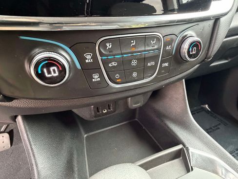 Used 2021 Chevrolet Traverse LS FWD image 10