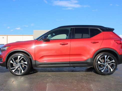 Used 2019 Volvo XC40 T5 R-Design image 12