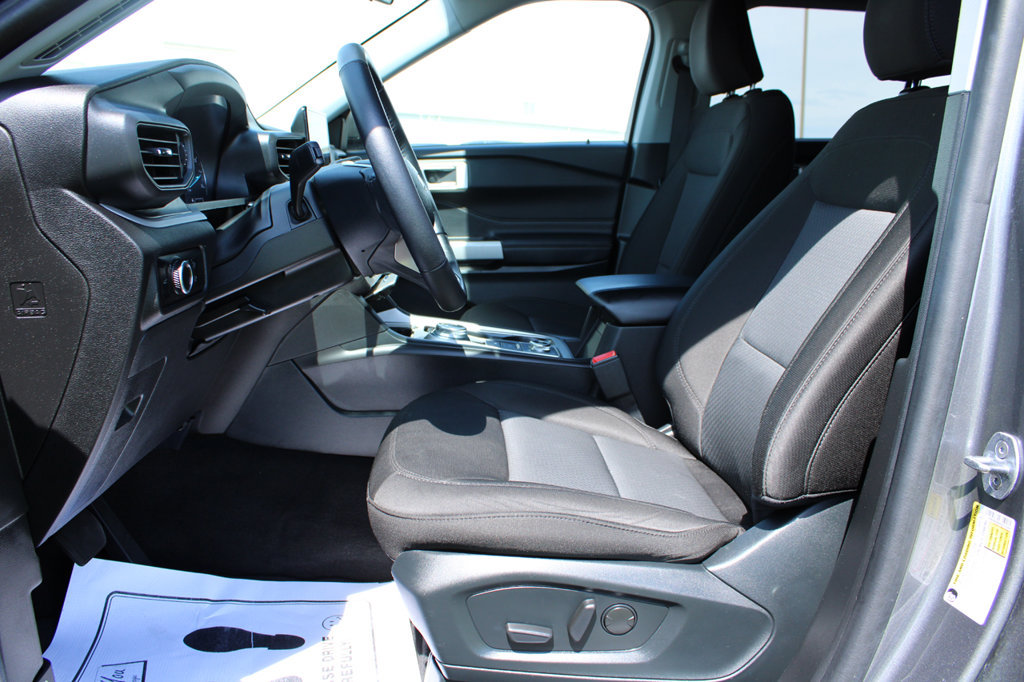 Used 2024 Ford Explorer XLT AWD/4WD image 33