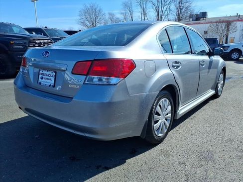Used 2010 Subaru Legacy 2.5i image 17