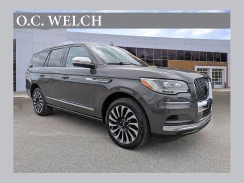 Certified 2024 Lincoln Navigator Black Label image 1