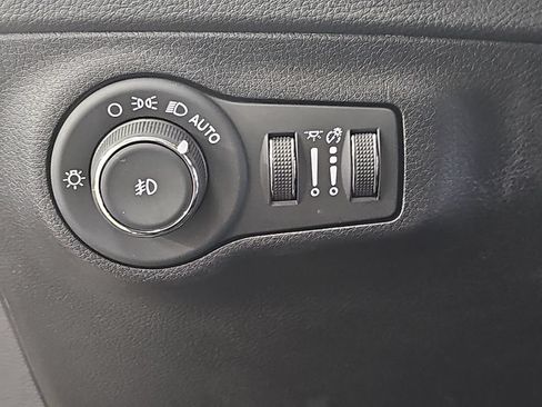 Used 2019 Jeep Compass Latitude w/ Cold Weather Group AWD/4WD image 24